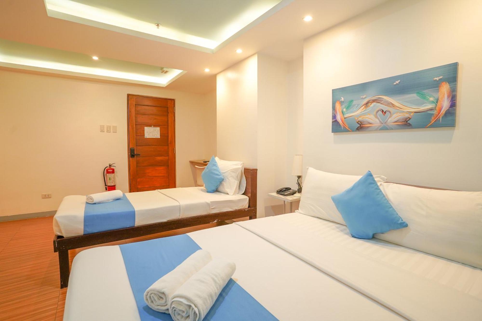 Arzo Hotel Premier Makati City Extérieur photo
